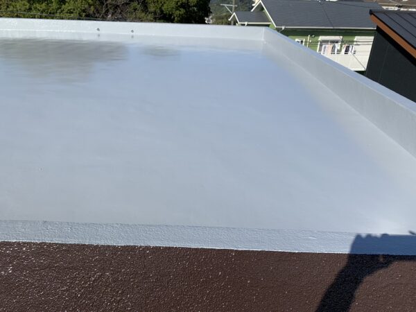 鹿児島市にて屋上左官工事・防水塗装・パラペット塗装をしました
